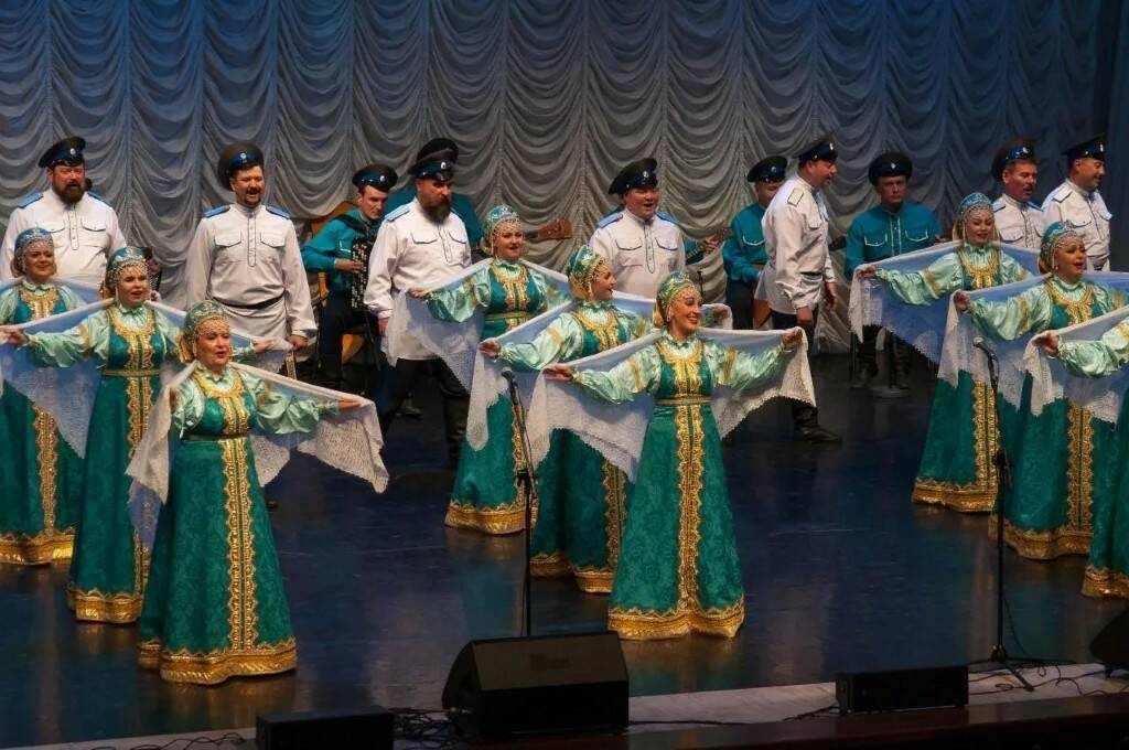 Оренбургский хор. Оренбургский государственный русский народный хор. Оренбургский казачий хор. Оренбургский Академический народный хор. «Край Оренбургский» край казачий Оренбургский хор.